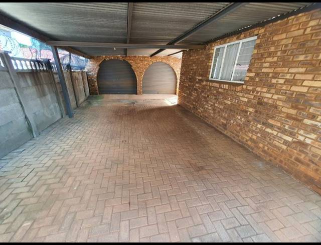 3 BEDROOM HOUSE FOR SALE IN THE ORCHARDS